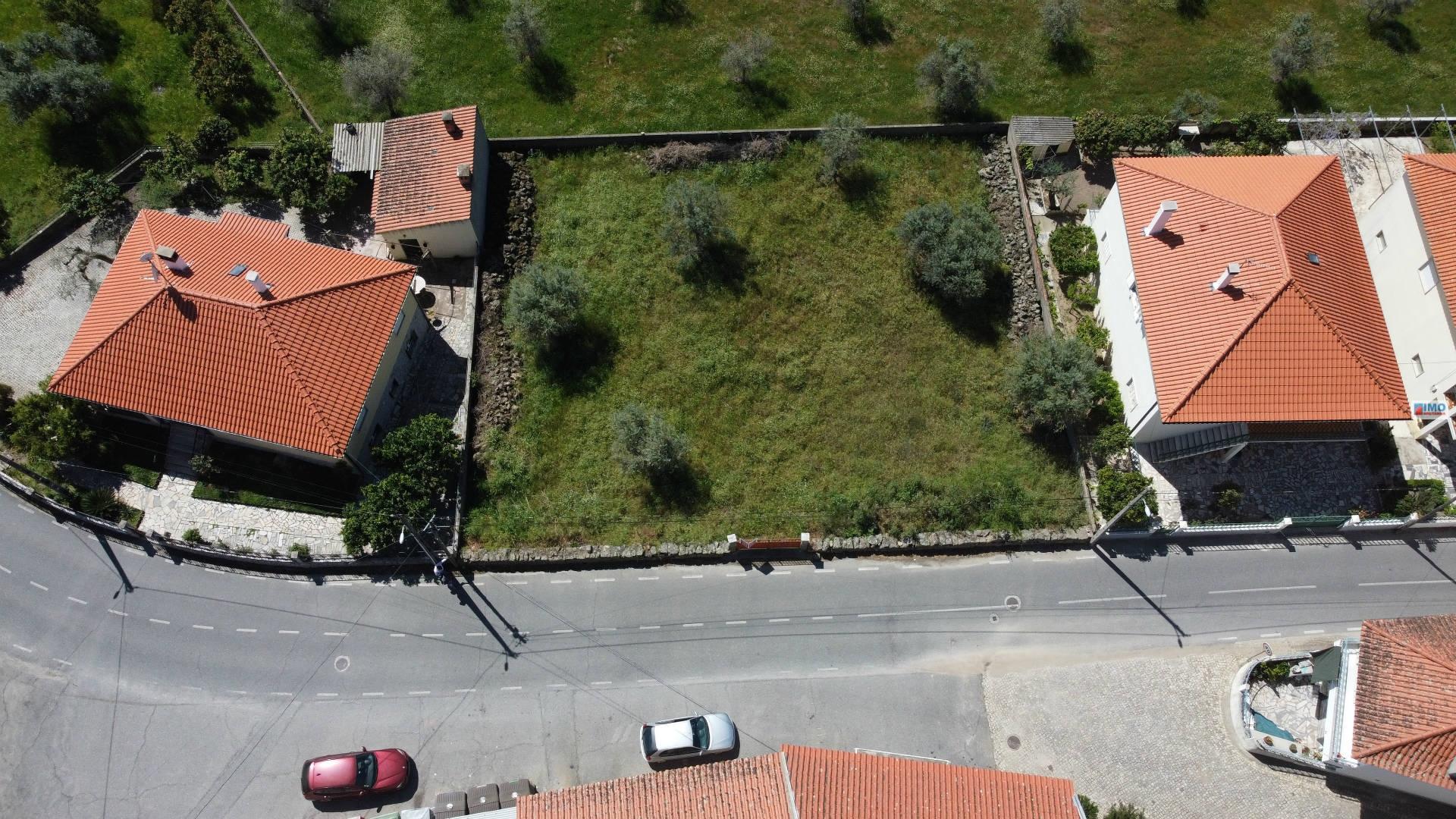 Lote de Terreno - em Cafede