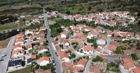 Lote de Terreno - em Cafede
