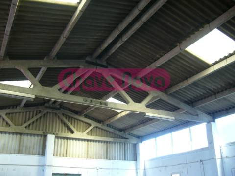 Armazém  Venda em Vermoim,Maia