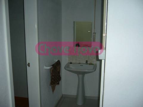 Armazém  Venda em Vermoim,Maia