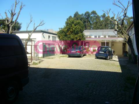 Armazém  Venda em Vermoim,Maia