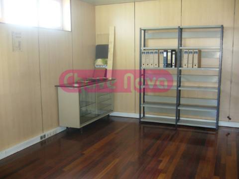 Armazém  Venda em Vermoim,Maia