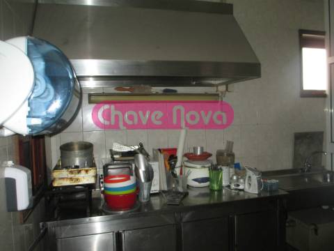 Loja  Venda em Vilar de Andorinho,Vila Nova de Gaia