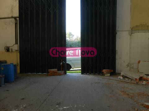 Armazém  Venda em Rio Tinto,Gondomar