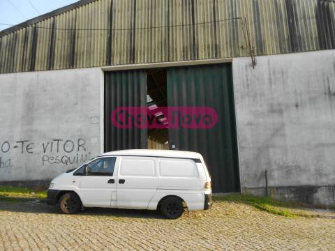 Armazém  Venda em Rio Tinto,Gondomar