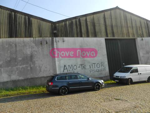Armazém  Venda em Rio Tinto,Gondomar
