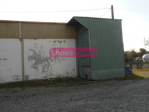 Armazém  Venda em Rio Tinto,Gondomar