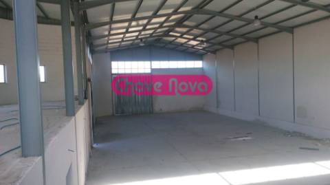 Armazém  Venda em Travassô e Óis da Ribeira,Águeda