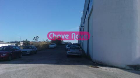 Armazém  Venda em Travassô e Óis da Ribeira,Águeda