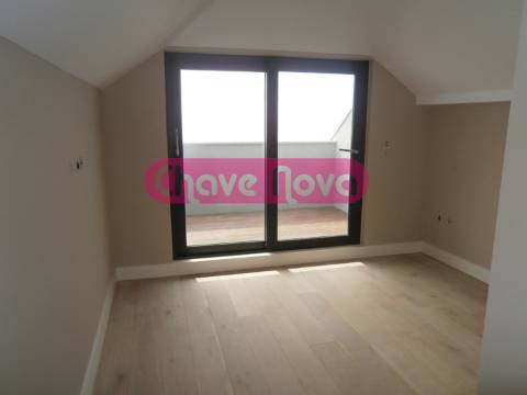 Moradia Isolada T4+1 Venda em Canidelo,Vila Nova de Gaia