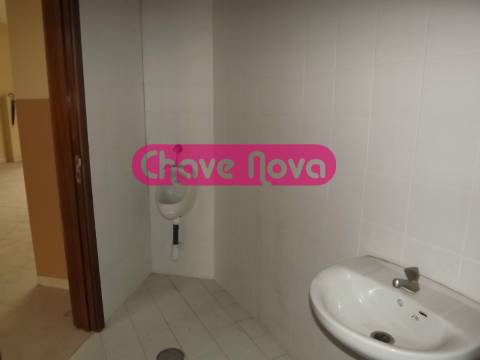 Loja  Venda em Oliveira do Douro,Vila Nova de Gaia