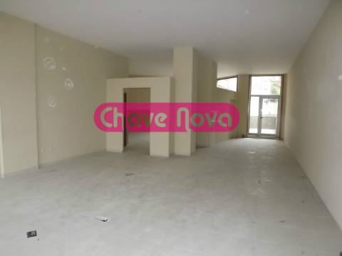 Loja  Venda em Oliveira do Douro,Vila Nova de Gaia