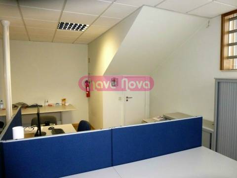 Escritório  Venda em Oliveira do Douro,Vila Nova de Gaia