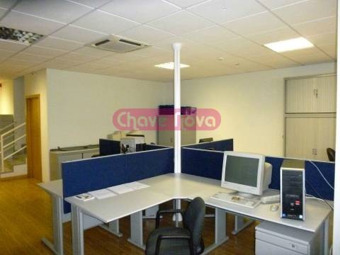 Escritório  Venda em Oliveira do Douro,Vila Nova de Gaia