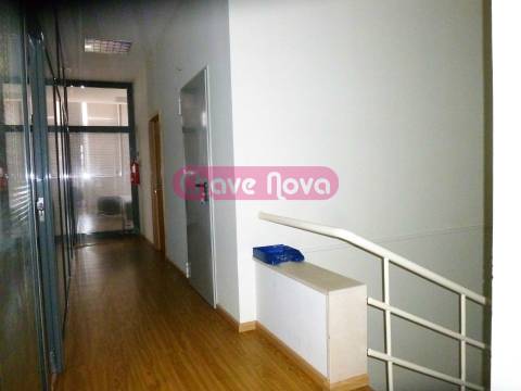 Escritório  Venda em Oliveira do Douro,Vila Nova de Gaia