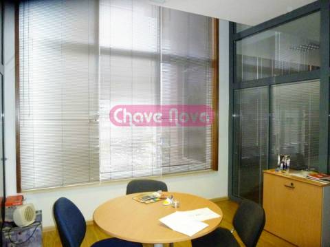 Escritório  Venda em Oliveira do Douro,Vila Nova de Gaia