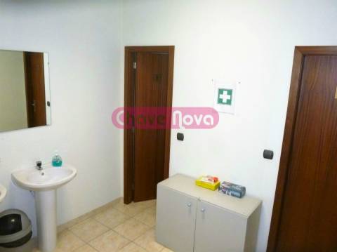 Escritório  Venda em Oliveira do Douro,Vila Nova de Gaia