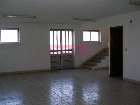 Loja  Arrendamento em São João da Madeira,São João da Madeira