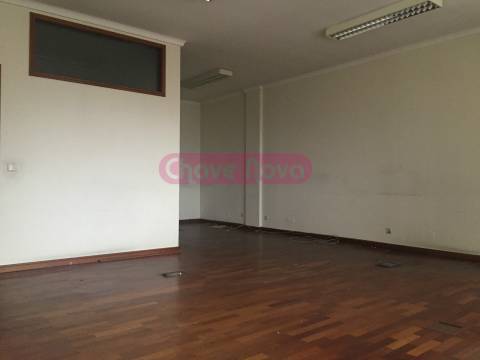 Escritório  Venda em Ramalde,Porto