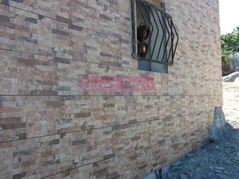 Moradia Devoluta  Venda em Mosteiro,Vieira do Minho