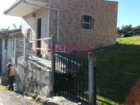 Moradia Devoluta  Venda em Mosteiro,Vieira do Minho
