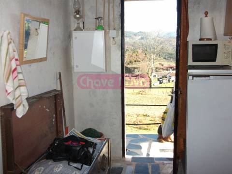 Moradia Devoluta  Venda em Mosteiro,Vieira do Minho