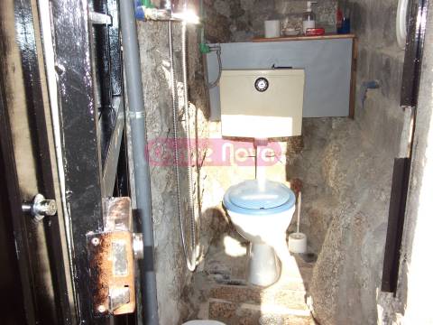 Moradia Devoluta  Venda em Mosteiro,Vieira do Minho