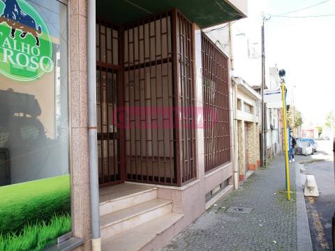 Loja  Venda em Pedrouços,Maia