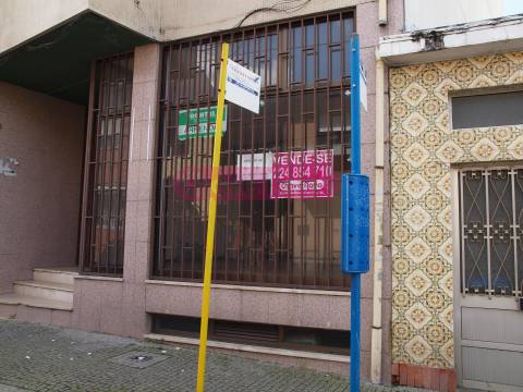 Loja  Venda em Pedrouços,Maia