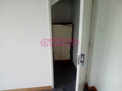 Armazém  Venda em Fornos,Santa Maria da Feira