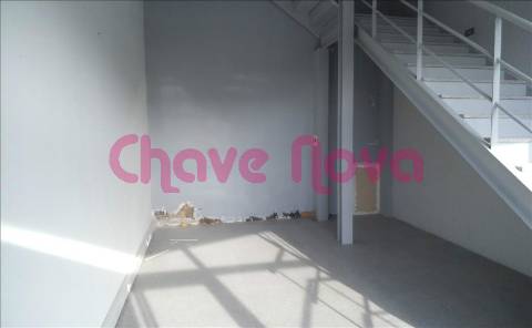 Armazém  Venda em Vilar de Pinheiro,Vila do Conde