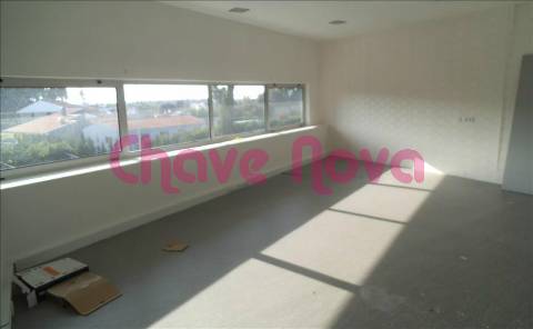 Armazém  Venda em Vilar de Pinheiro,Vila do Conde