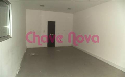 Armazém  Venda em Vilar de Pinheiro,Vila do Conde