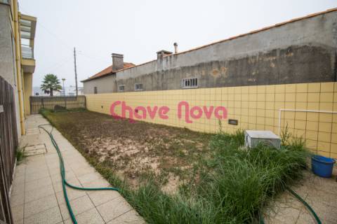 Moradia Geminada  Arrendamento em Ovar, São João, Arada e São Vicente de Pereira Jusã,Ovar