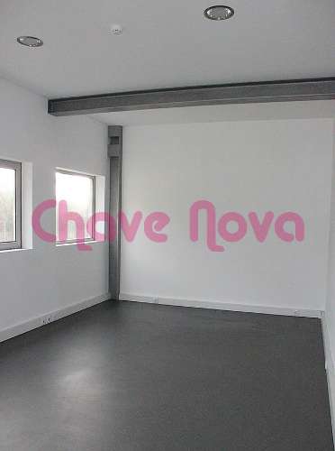 Armazém  Venda em Sandim, Olival, Lever e Crestuma,Vila Nova de Gaia