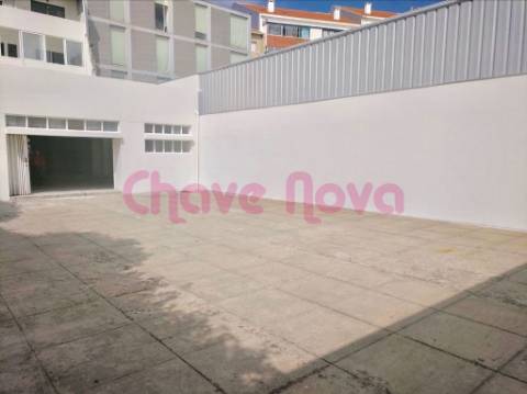 Loja  Arrendamento em Cedofeita, Santo Ildefonso, Sé, Miragaia, São Nicolau e Vitória,Porto