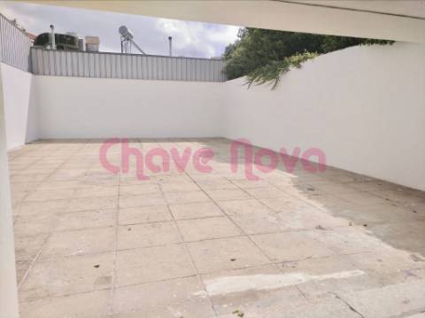 Loja  Arrendamento em Cedofeita, Santo Ildefonso, Sé, Miragaia, São Nicolau e Vitória,Porto