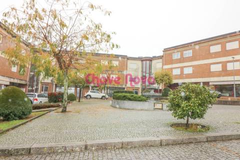 Loja  Venda em Raimonda,Paços de Ferreira