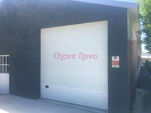 Armazém  Venda em Bougado (São Martinho e Santiago),Trofa