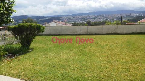 Moradia T5 Venda em Merelim (São Paio), Panoias e Parada de Tibães,Braga