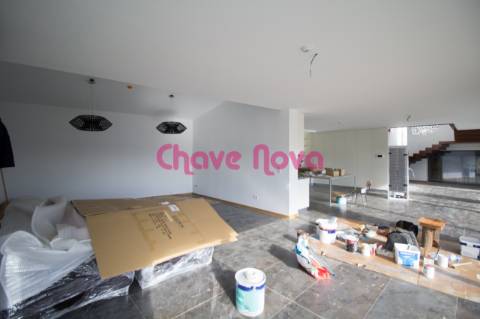 Moradia Rústica T3 Venda em Nogueira e Silva Escura,Maia