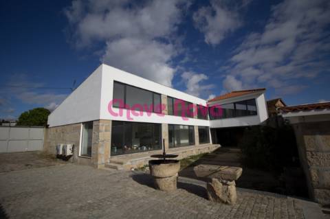 Moradia Rústica T3 Venda em Nogueira e Silva Escura,Maia