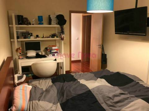 Apartamento T3 Venda em Ramalde,Porto