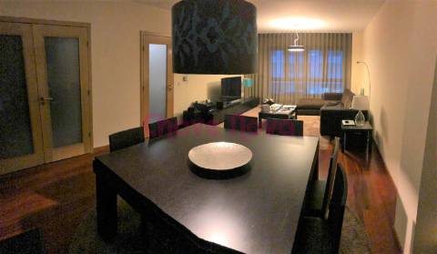 Apartamento T3 Venda em Ramalde,Porto