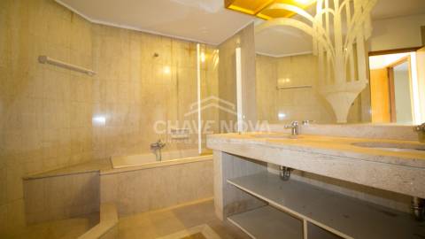 Apartamento T5 Venda em Lordelo do Ouro e Massarelos,Porto