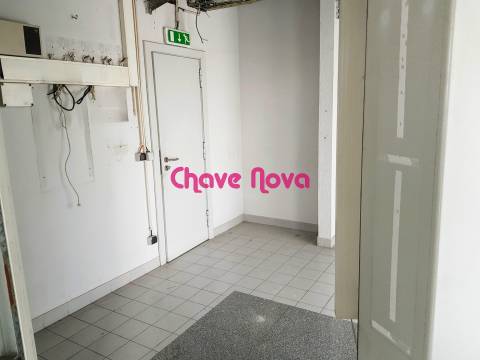 Loja  Arrendamento em Lourosa,Santa Maria da Feira