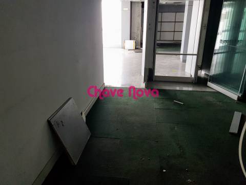 Loja  Arrendamento em Lourosa,Santa Maria da Feira