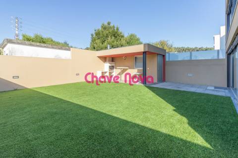 Moradia Geminada T3 Venda em Mozelos,Santa Maria da Feira