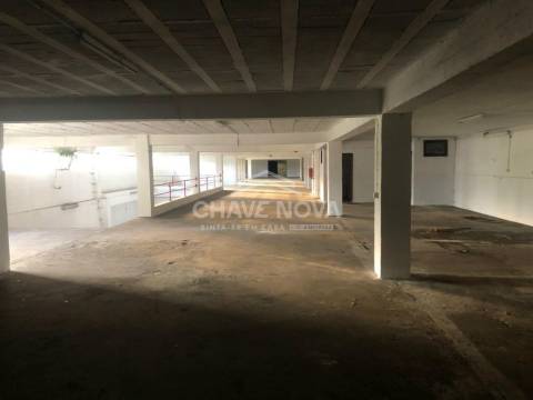 Armazém  Venda em Telões,Amarante