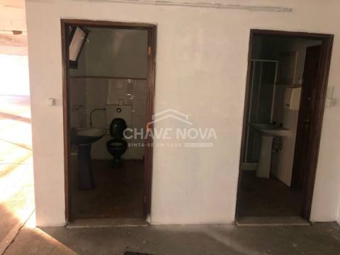 Armazém  Venda em Telões,Amarante